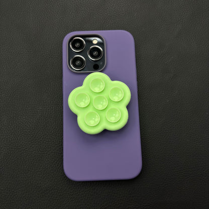Sticking to your phone, stabilizing your mood—a healing custom suction case that saves your hands from chaos.