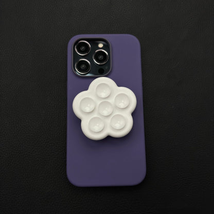 Sticking to your phone, stabilizing your mood—a healing custom suction case that saves your hands from chaos.