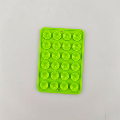 Sticking to your phone, stabilizing your mood—a healing custom suction case that saves your hands from chaos.