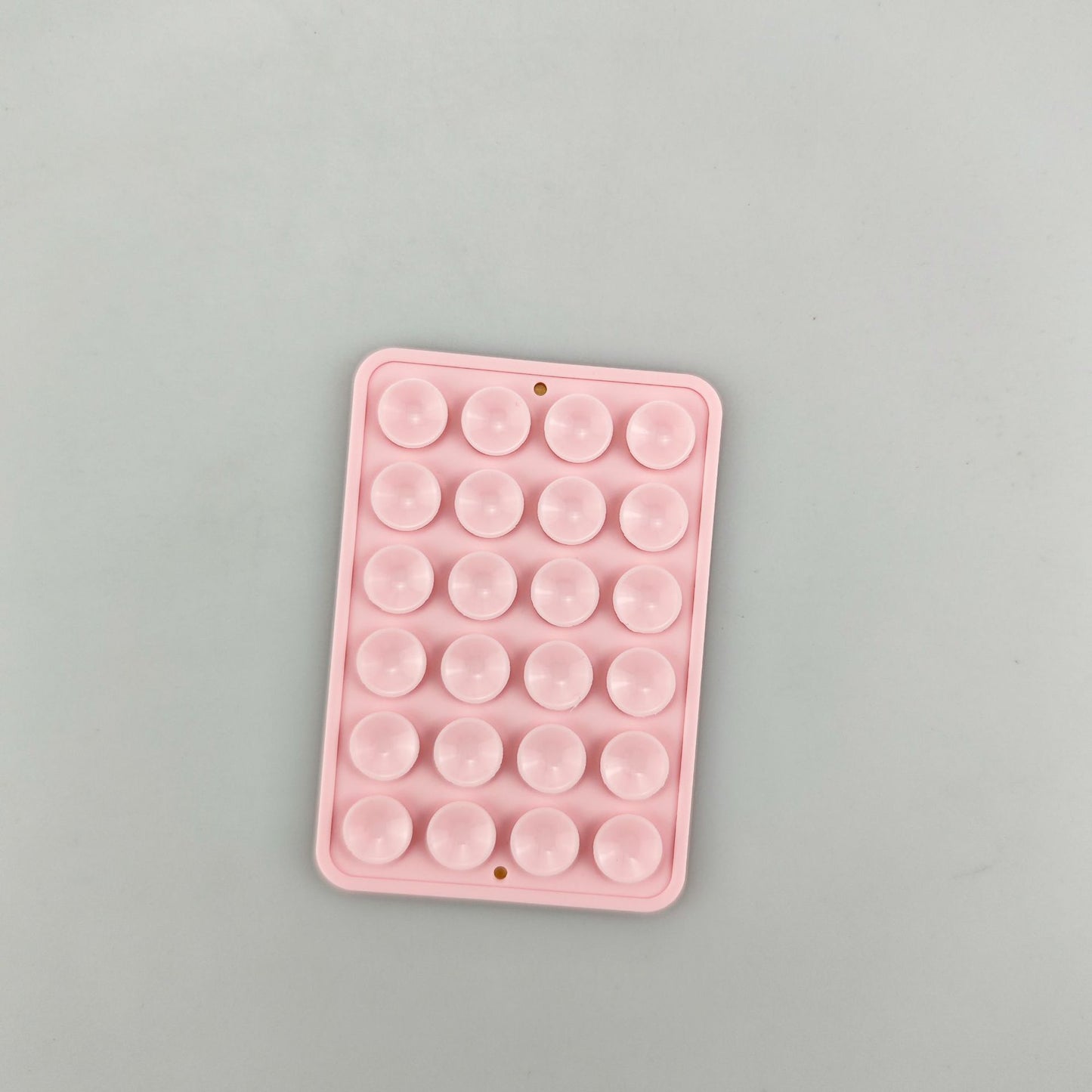 Sticking to your phone, stabilizing your mood—a healing custom suction case that saves your hands from chaos.