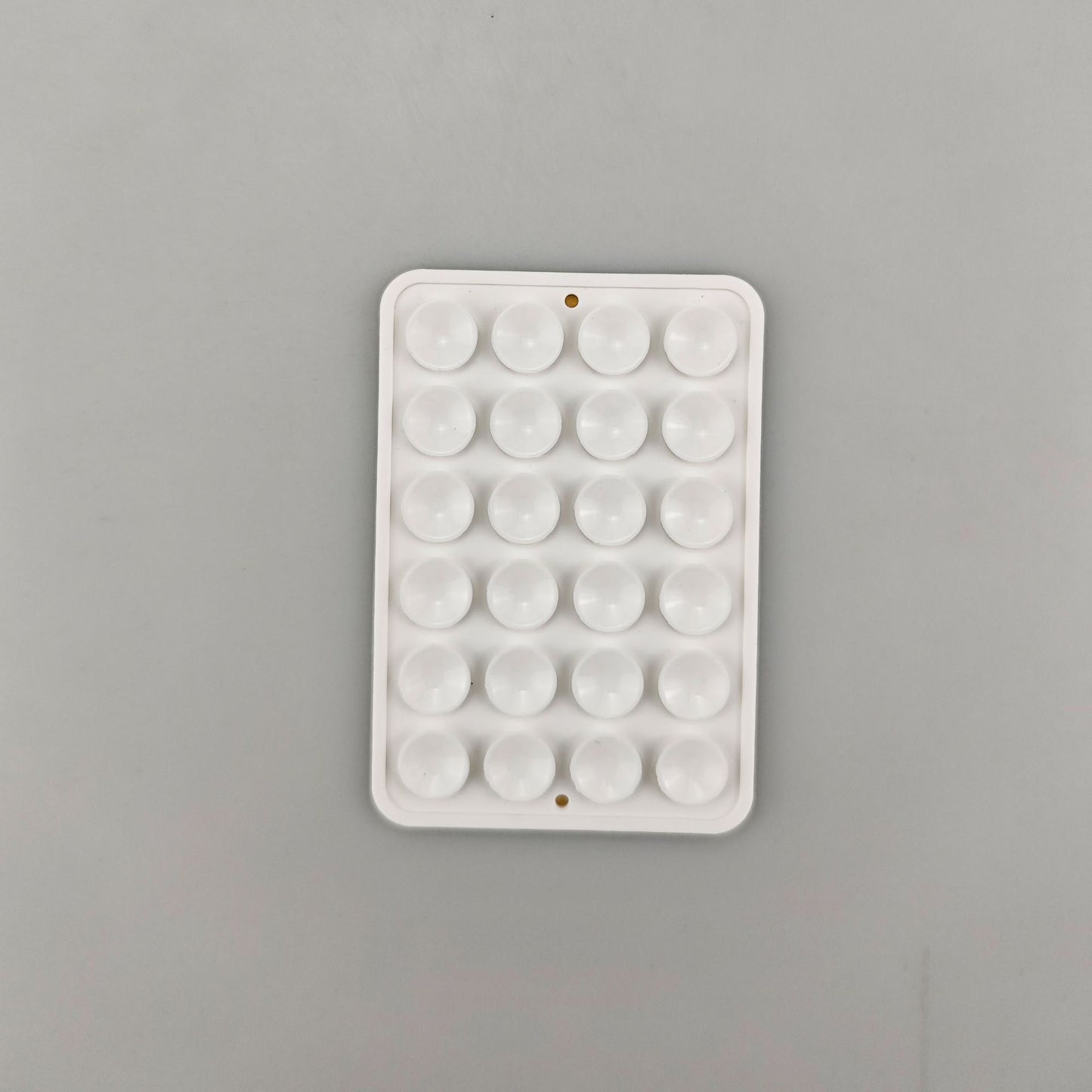 Sticking to your phone, stabilizing your mood—a healing custom suction case that saves your hands from chaos.